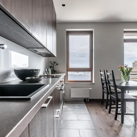 Modern Near Panorama Mall Apartment *